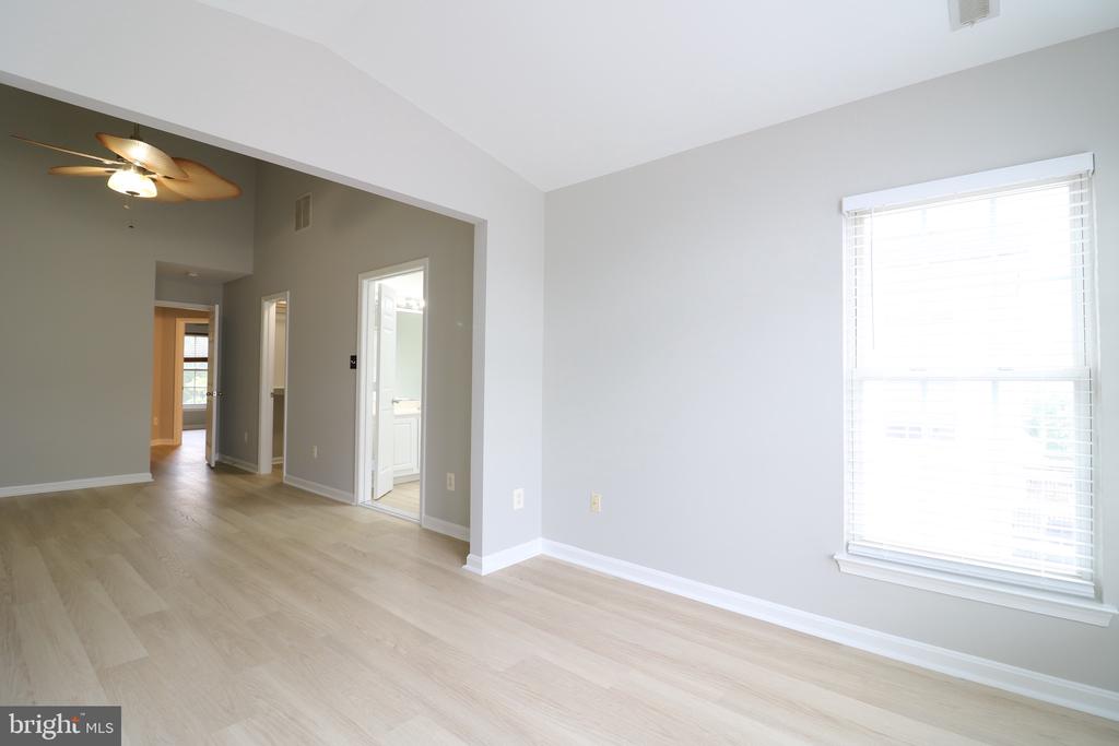 43673 SCARLET SQUARE