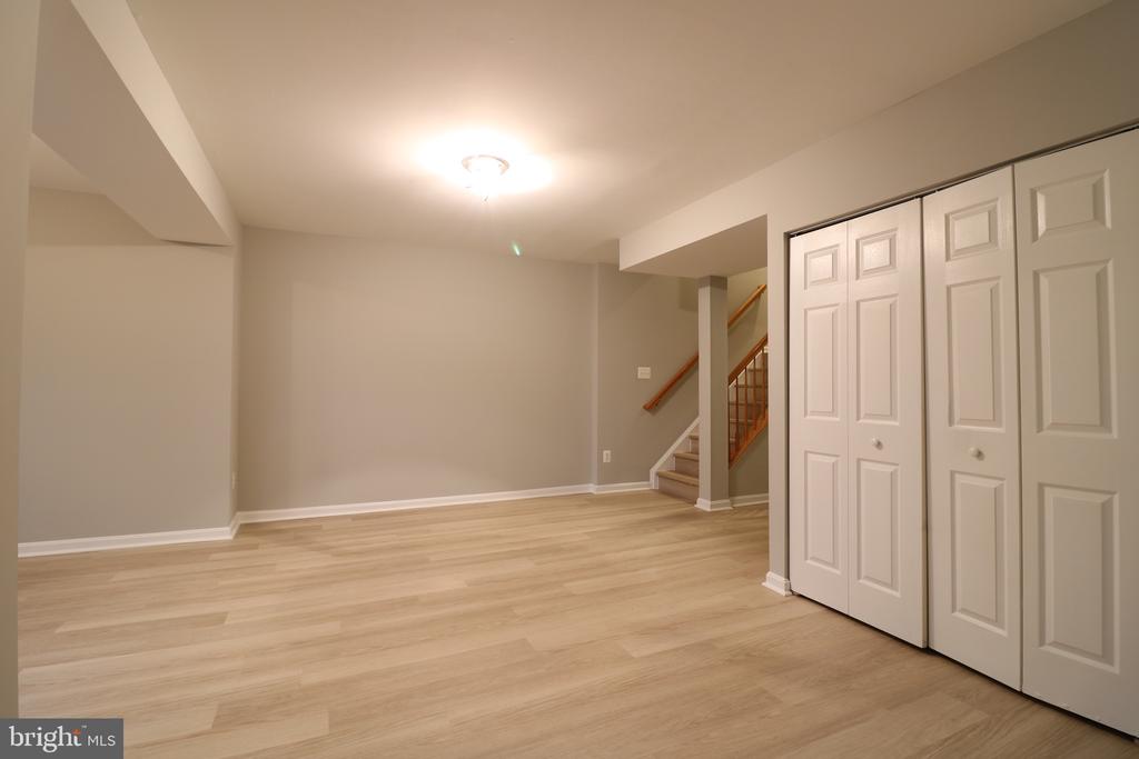 43673 SCARLET SQUARE