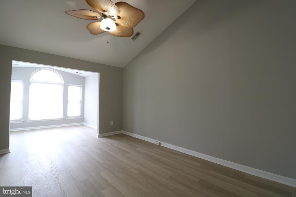 43673 SCARLET SQUARE