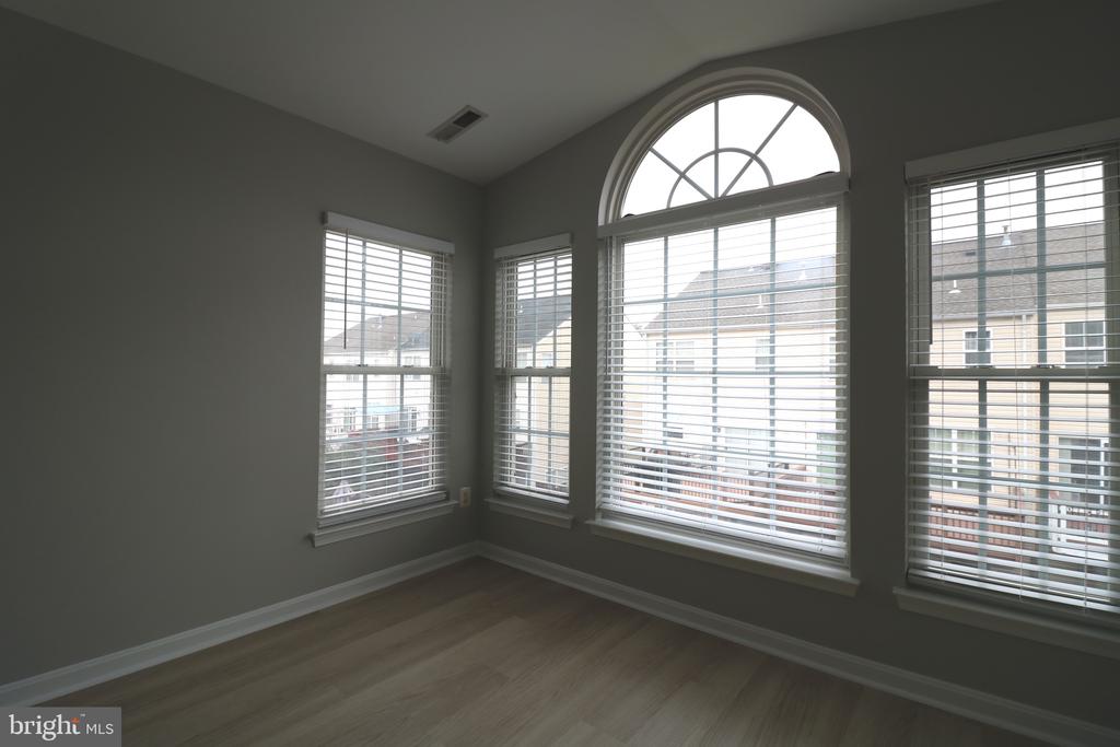 43673 SCARLET SQUARE
