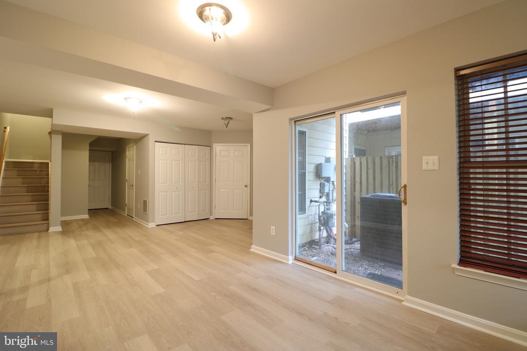 43673 SCARLET SQUARE