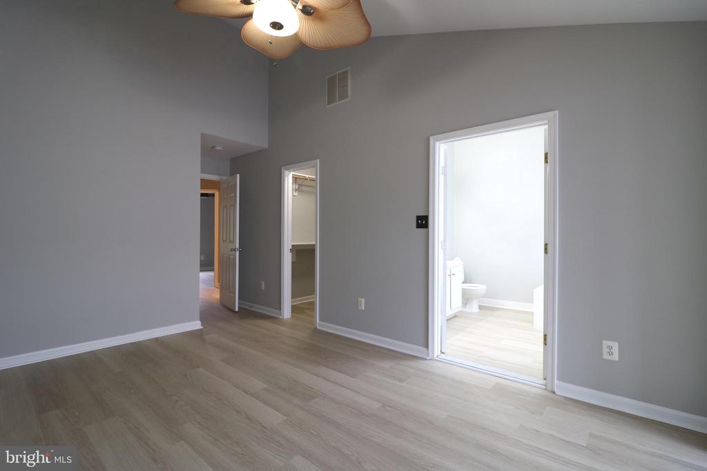 43673 SCARLET SQUARE
