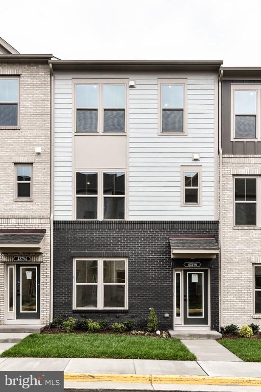 43796 MYSTIC MAROON TERRACE