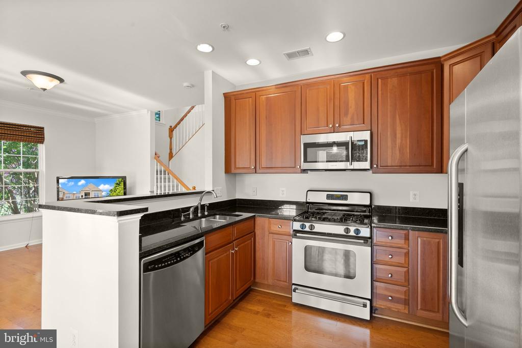 43920 HICKORY CORNER TERRACE Unit: 114