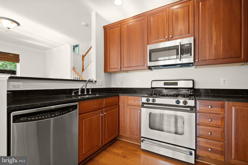 43920 HICKORY CORNER TERRACE Unit: 114