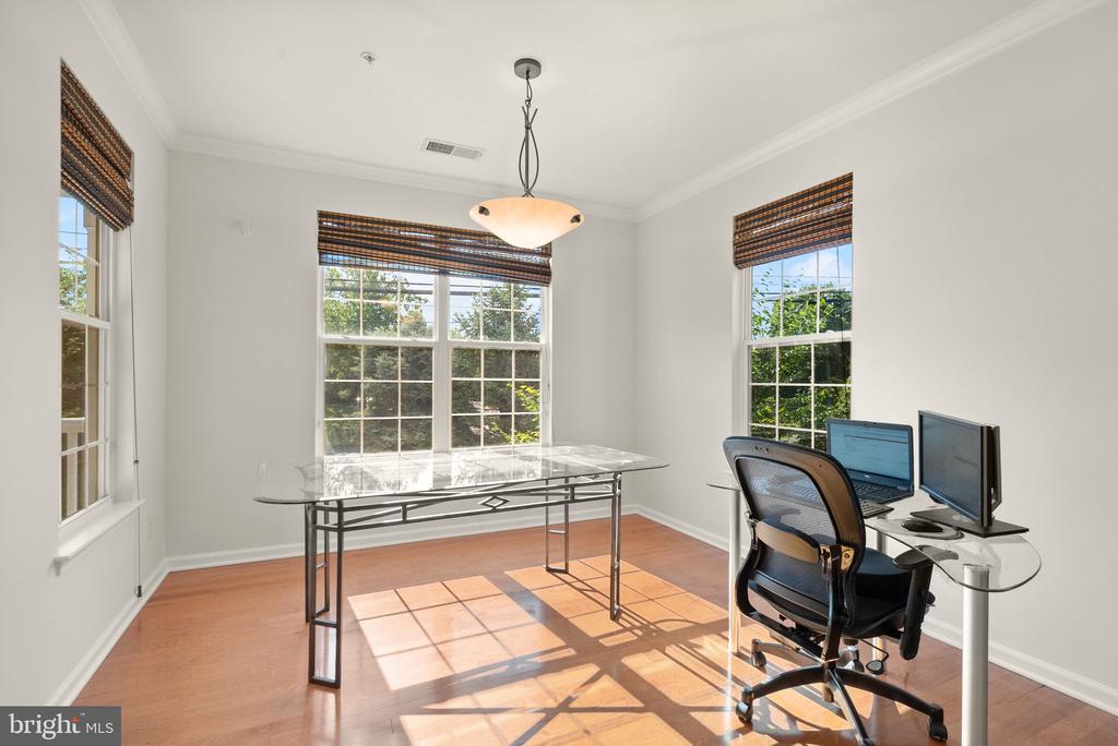 43920 HICKORY CORNER TERRACE Unit: 114