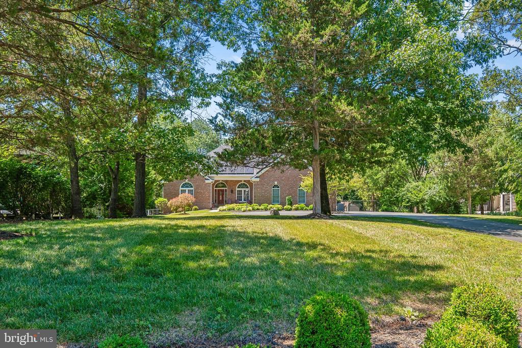 21484 CEDAR DRIVE