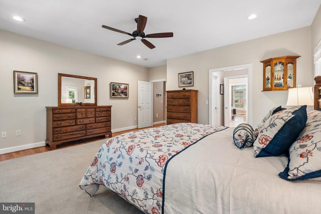 21484 CEDAR DRIVE