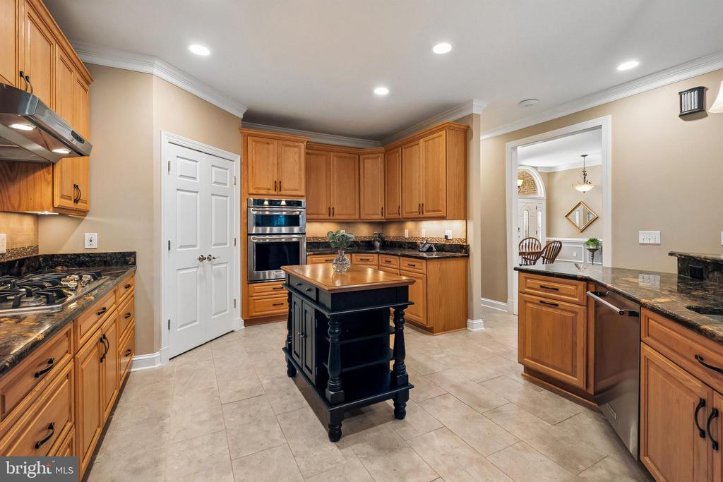 21484 CEDAR DRIVE