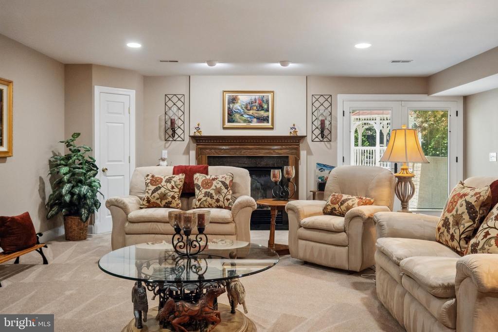 21484 CEDAR DRIVE