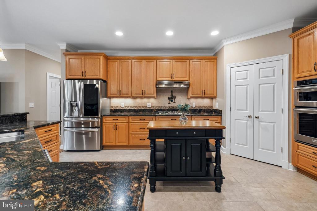 21484 CEDAR DRIVE