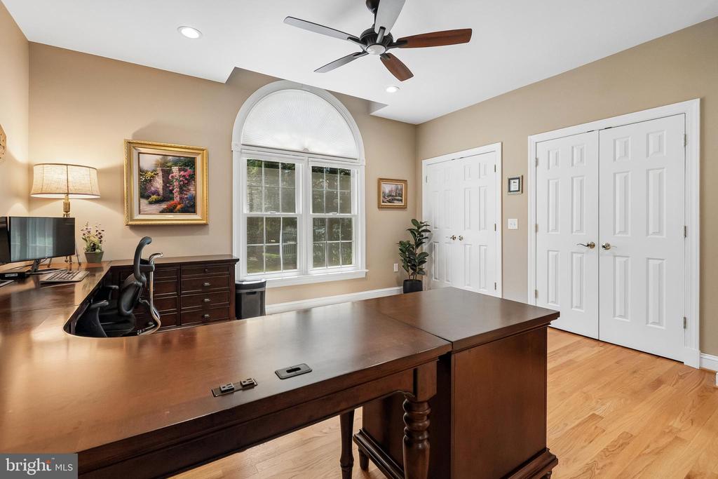 21484 CEDAR DRIVE