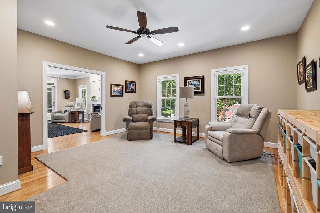 21484 CEDAR DRIVE
