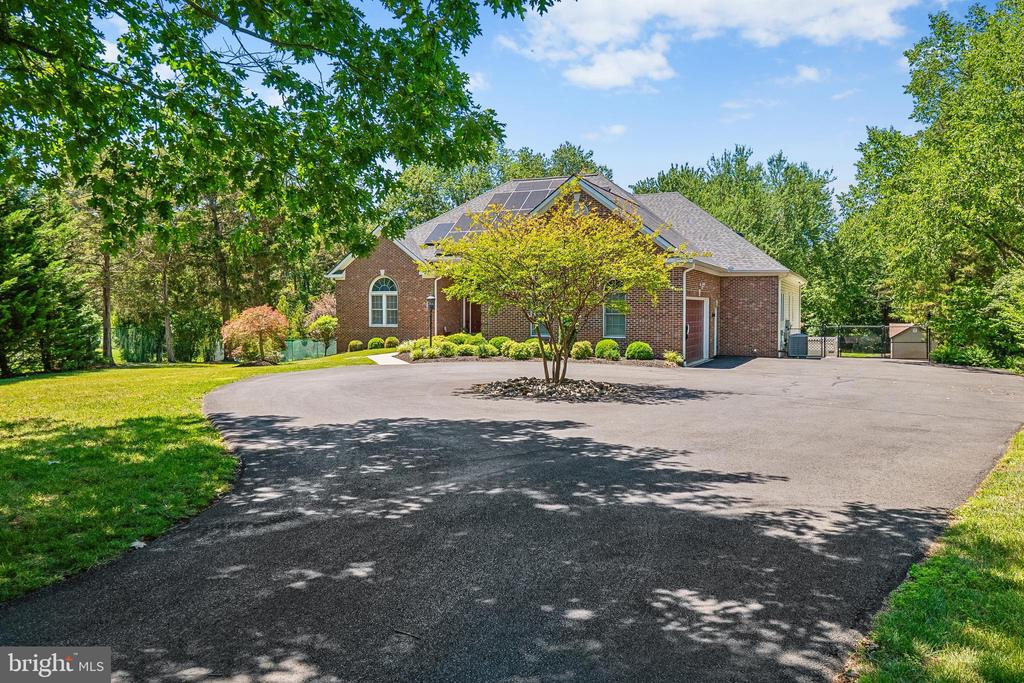 21484 CEDAR DRIVE