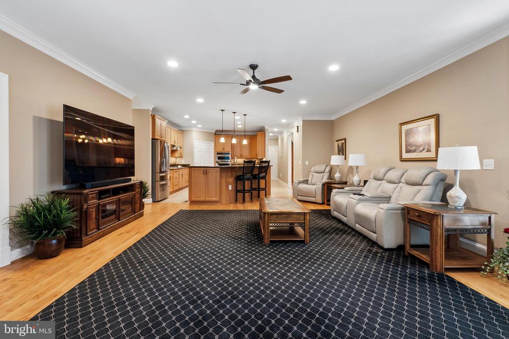 21484 CEDAR DRIVE