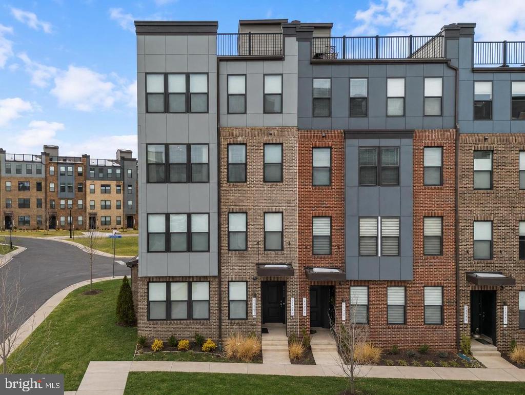 44481 WOLFHOUND SQUARE
