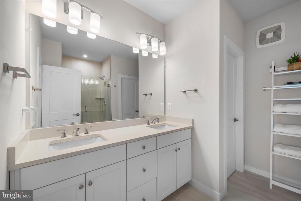 44481 WOLFHOUND SQUARE