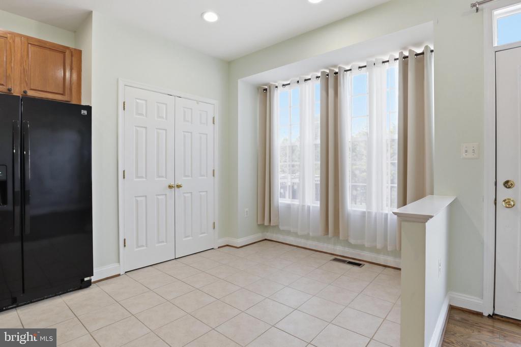915 BUTTONWOOD TER NE