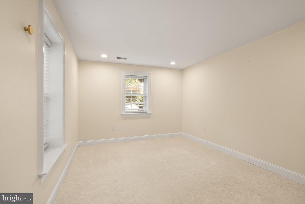11489 POTOMAC HEIGHTS LANE