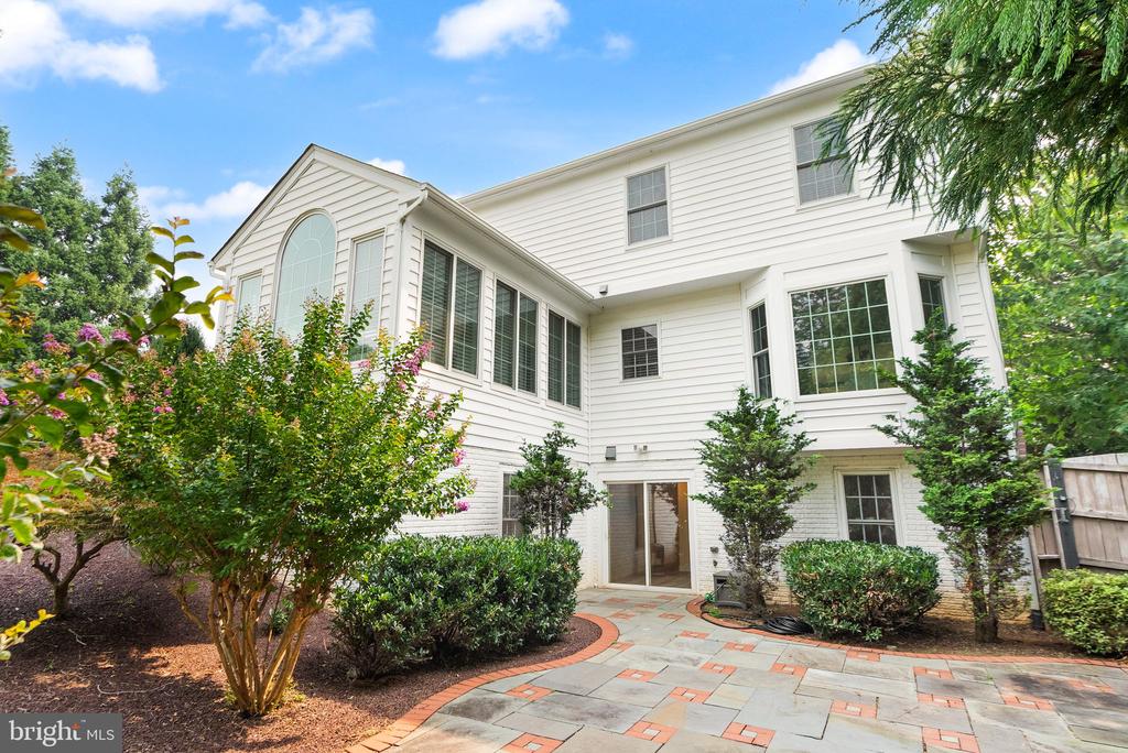 11489 POTOMAC HEIGHTS LANE