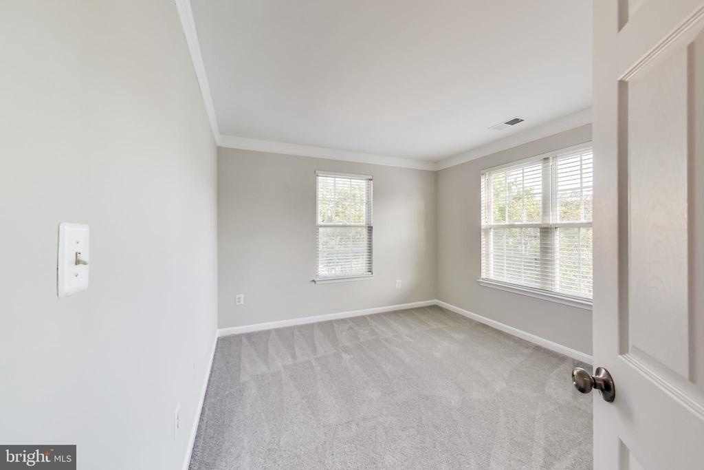 43537 CLIVEDON COURT