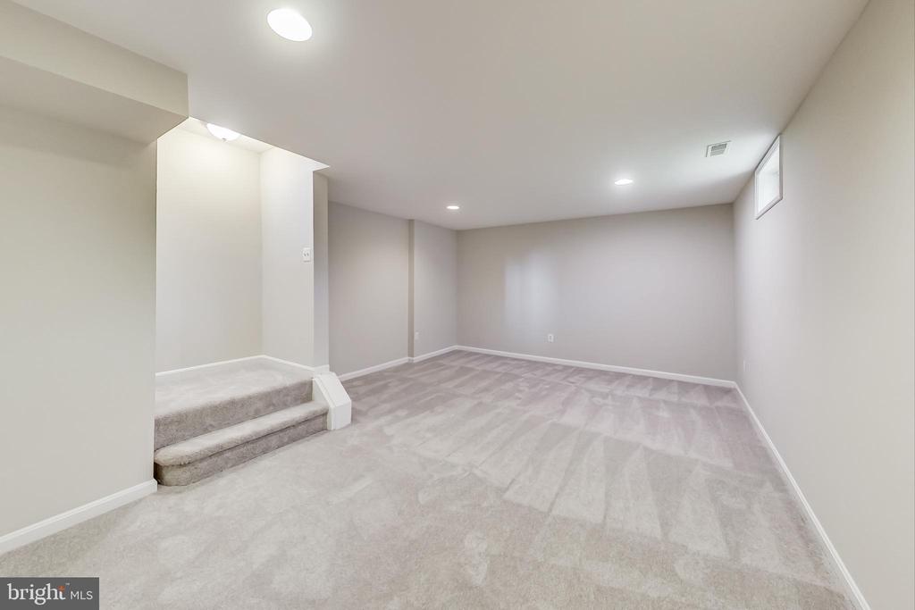 43537 CLIVEDON COURT