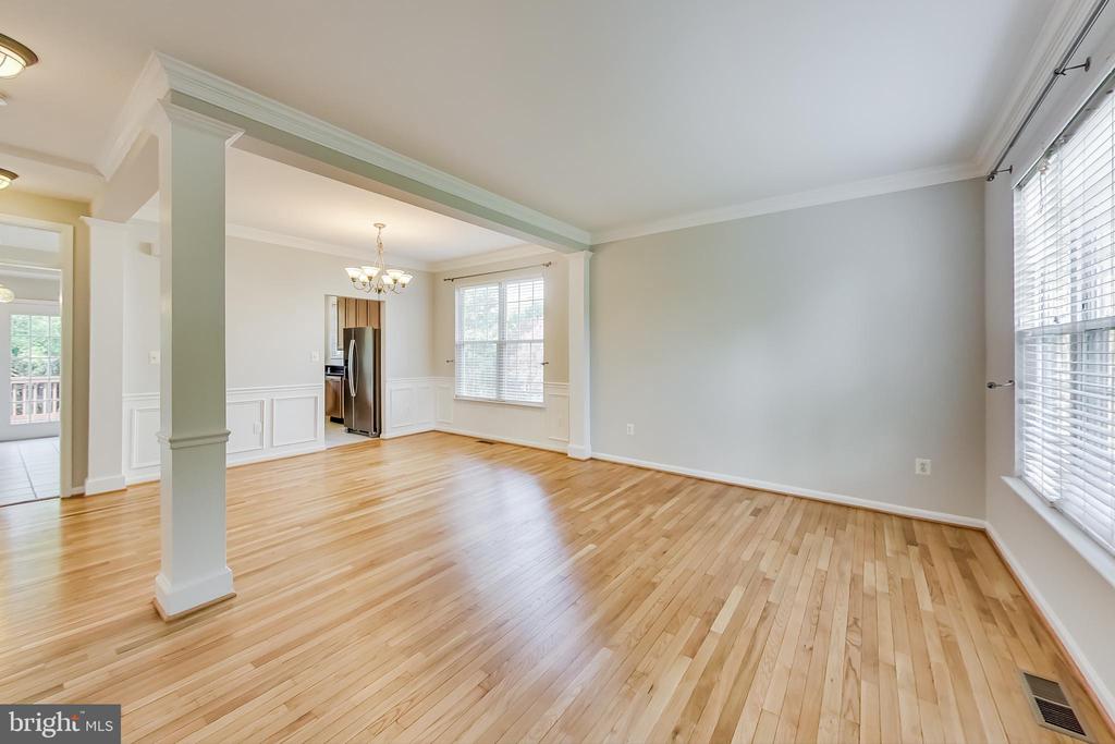 43537 CLIVEDON COURT