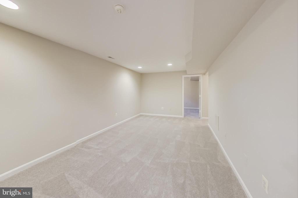 43537 CLIVEDON COURT