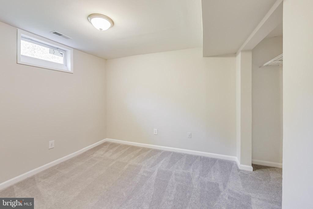 43537 CLIVEDON COURT