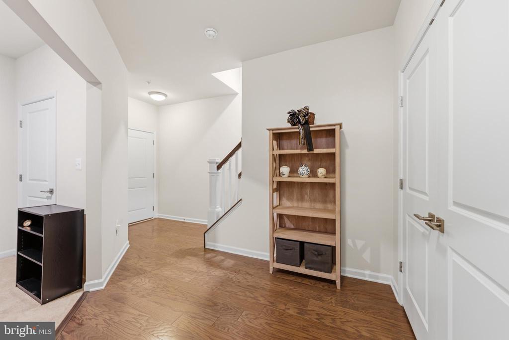 23235 MILLTOWN KNOLL SQUARE Unit: 107