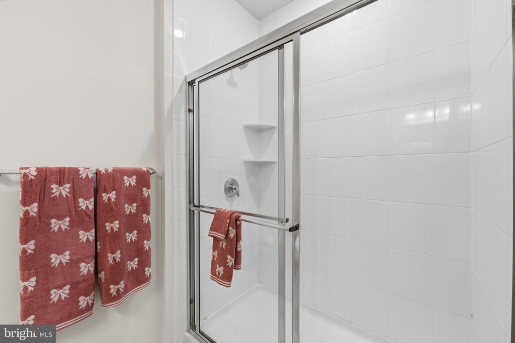 23235 MILLTOWN KNOLL SQUARE Unit: 107