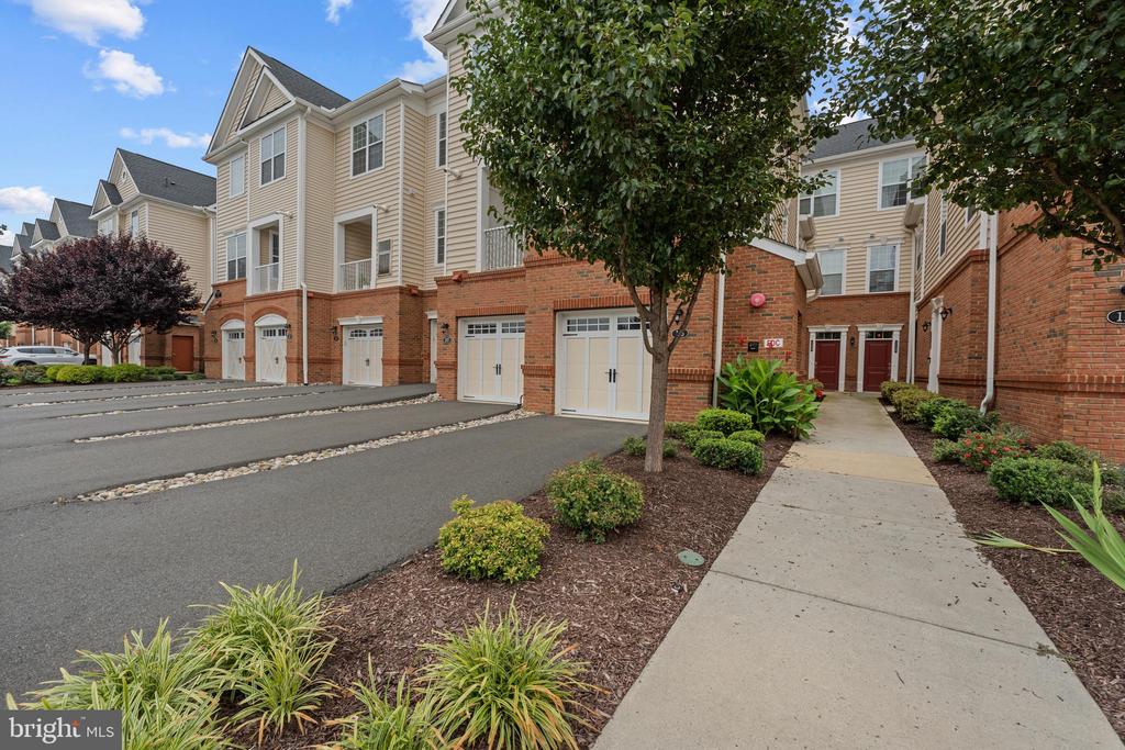 23235 MILLTOWN KNOLL SQUARE Unit: 107