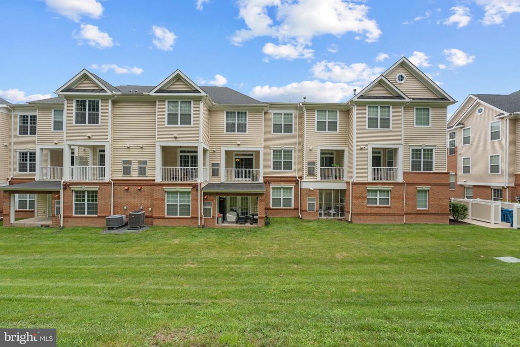 23235 MILLTOWN KNOLL SQUARE Unit: 107