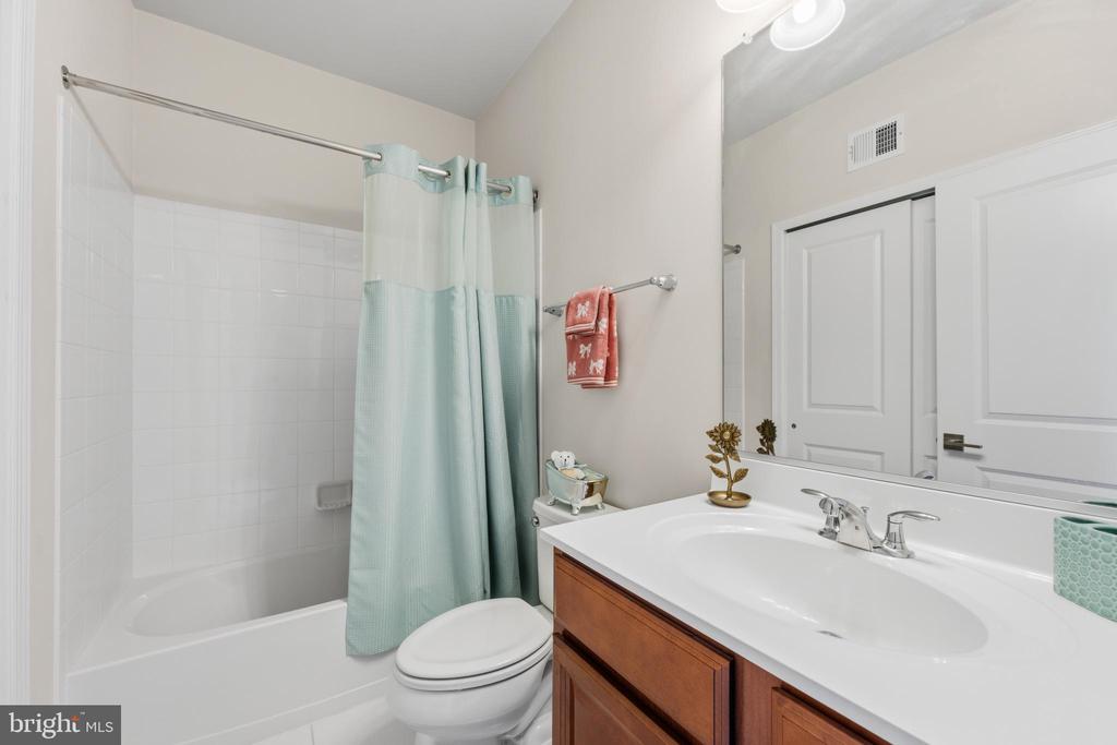 23235 MILLTOWN KNOLL SQUARE Unit: 107