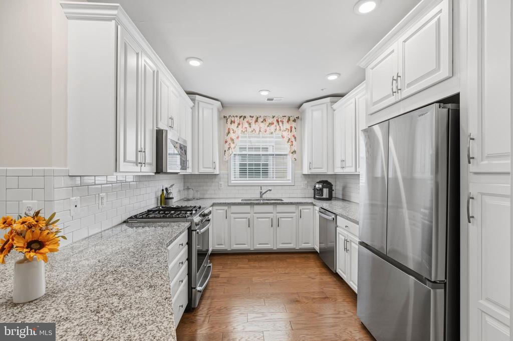 23235 MILLTOWN KNOLL SQUARE Unit: 107