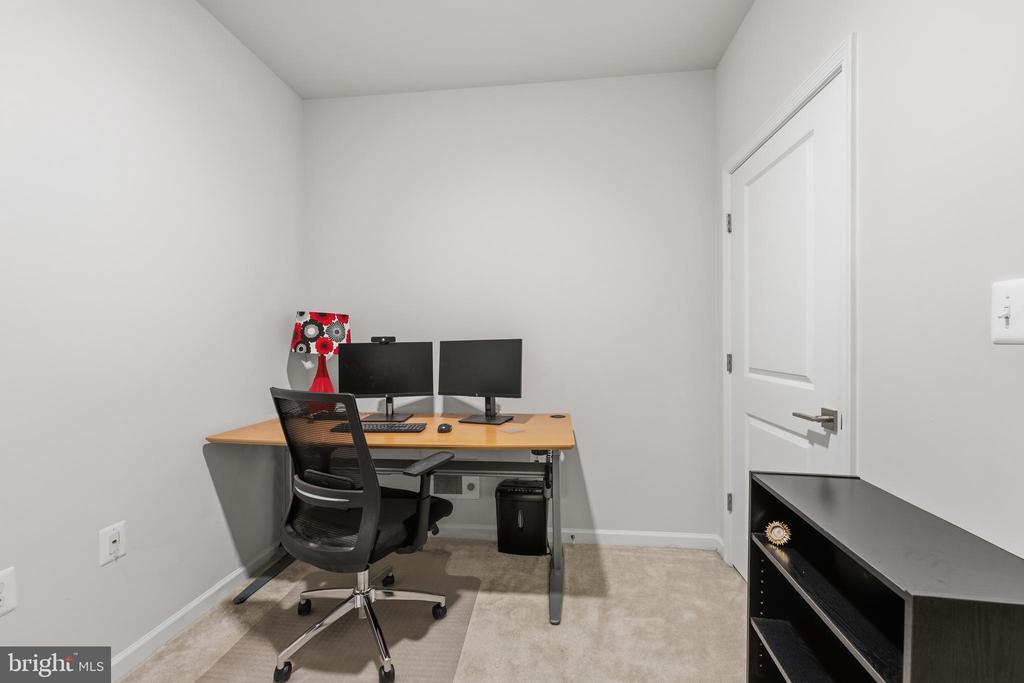 23235 MILLTOWN KNOLL SQUARE Unit: 107