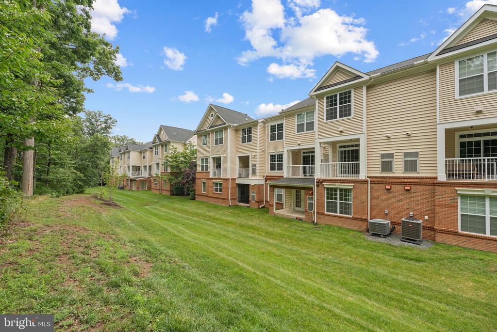 23235 MILLTOWN KNOLL SQUARE Unit: 107
