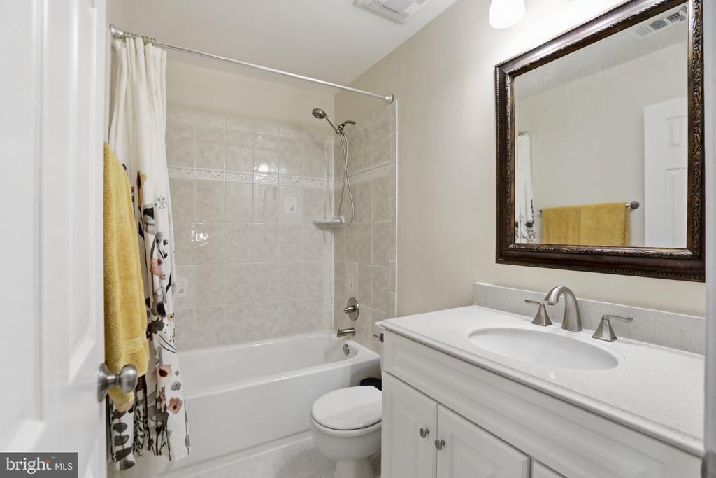 43885 LABURNUM SQUARE