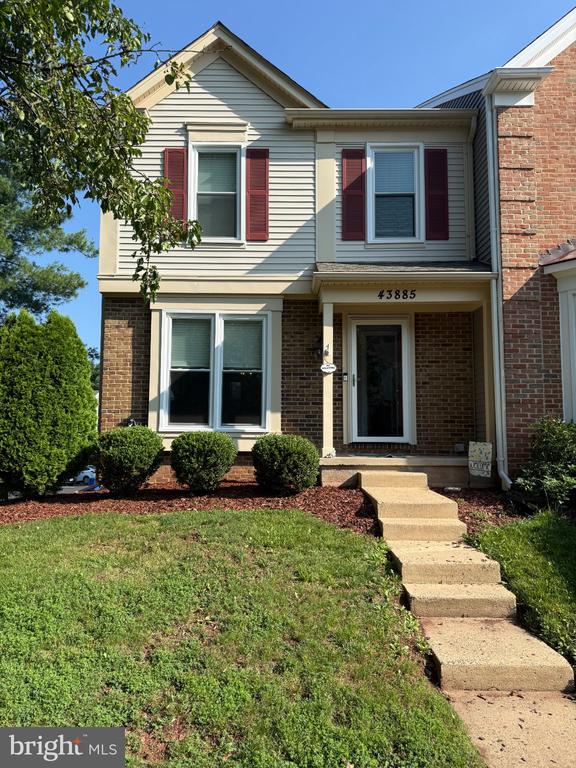 43885 LABURNUM SQUARE