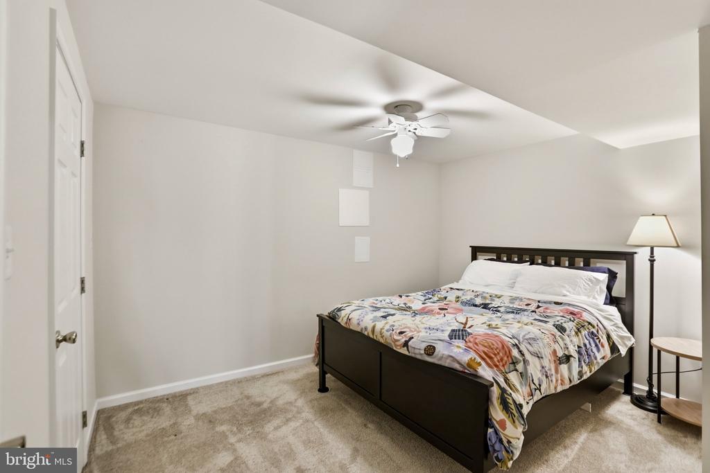 43885 LABURNUM SQUARE