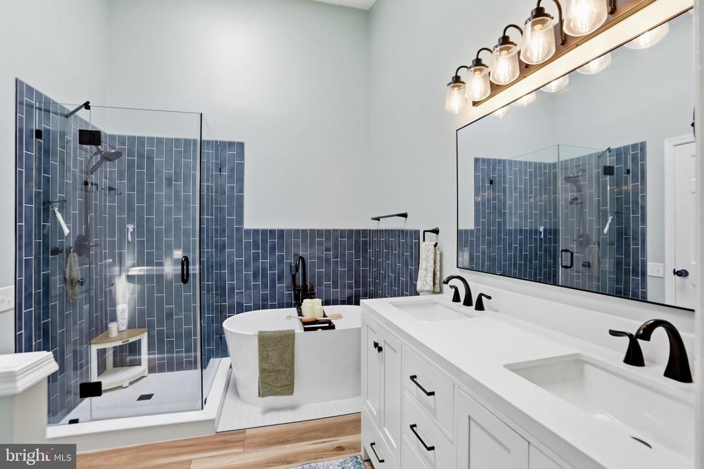 43885 LABURNUM SQUARE
