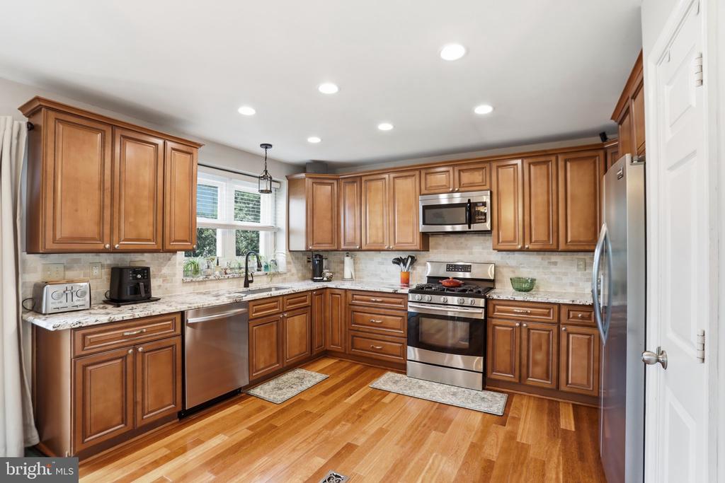 43885 LABURNUM SQUARE