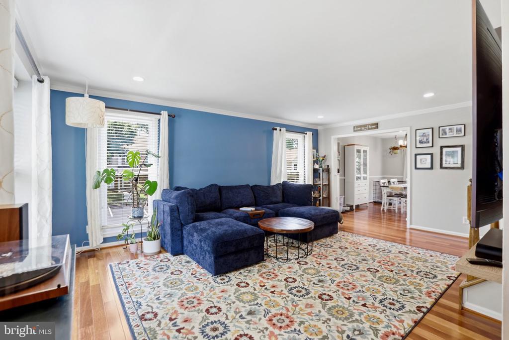 43885 LABURNUM SQUARE