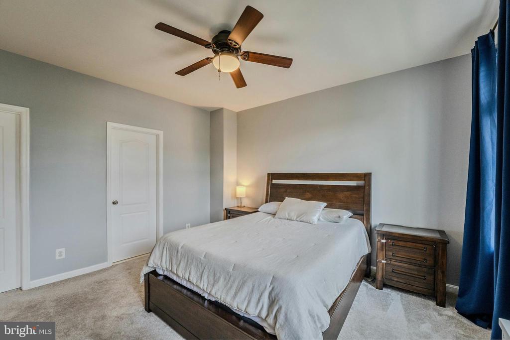 19466 PROMENADE DRIVE