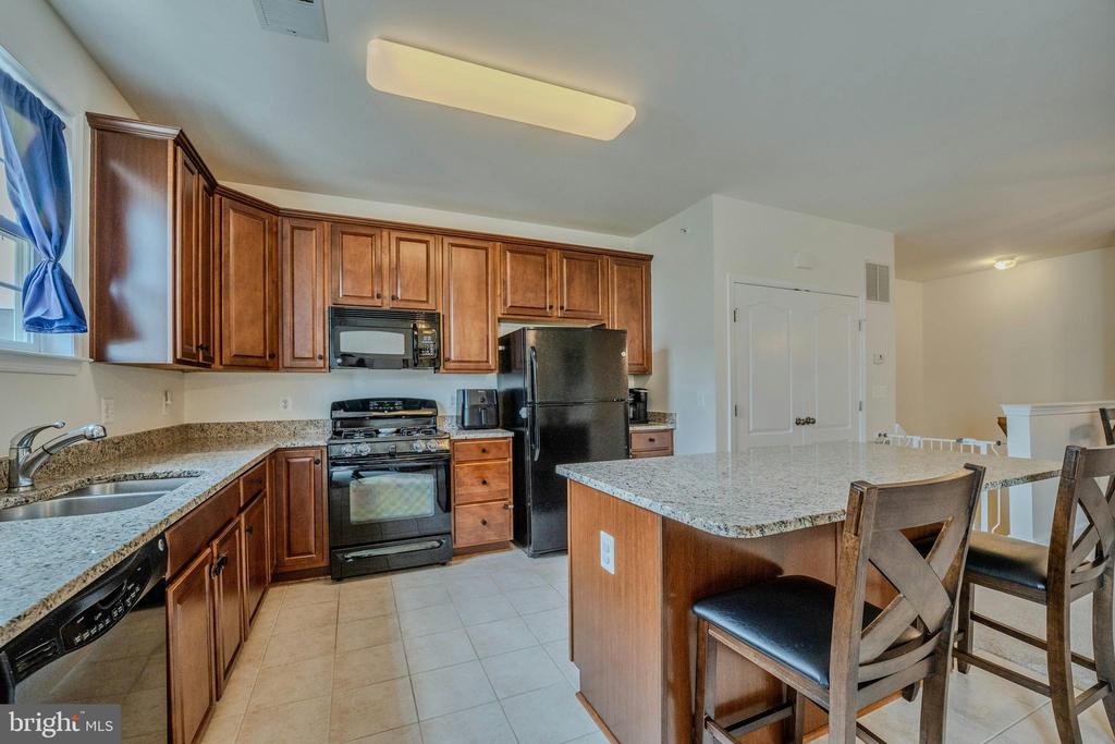 19466 PROMENADE DRIVE