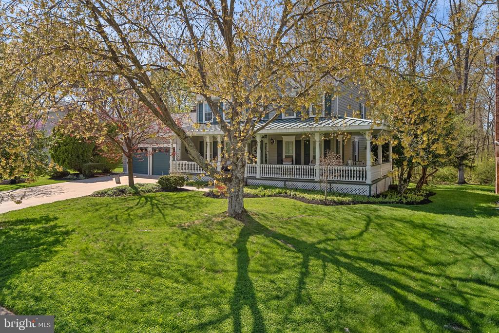 26 LIPSCOMB COURT