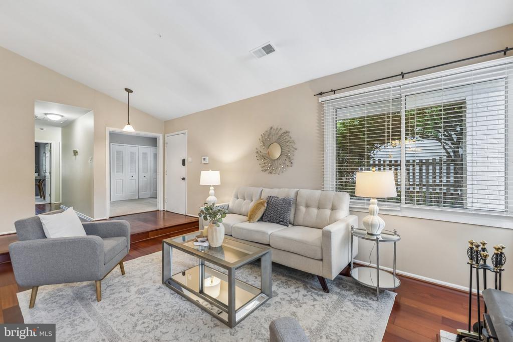 246 AVONDALE DRIVE