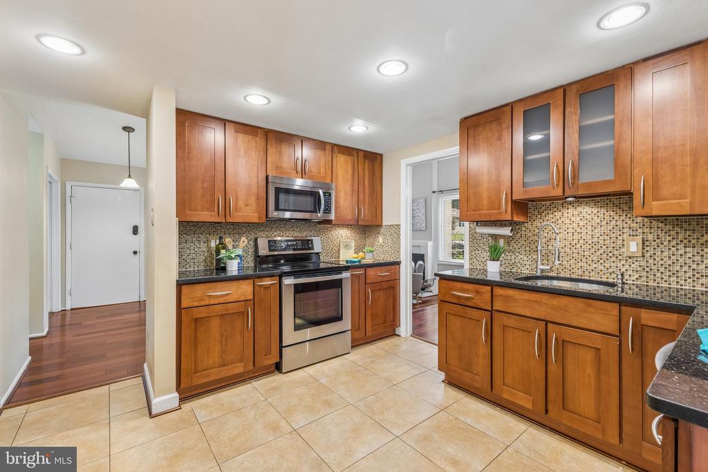 246 AVONDALE DRIVE