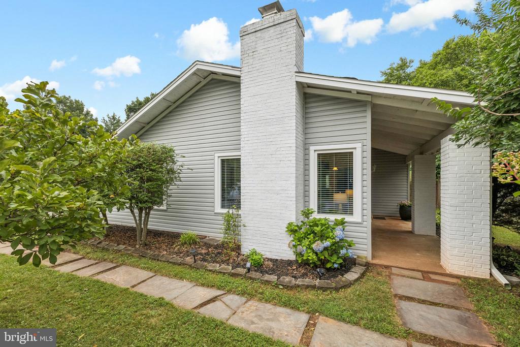 246 AVONDALE DRIVE
