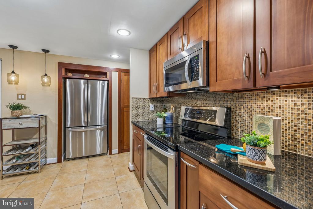 246 AVONDALE DRIVE